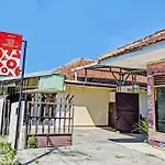 Oyo 90443 Hotel New Kartika In