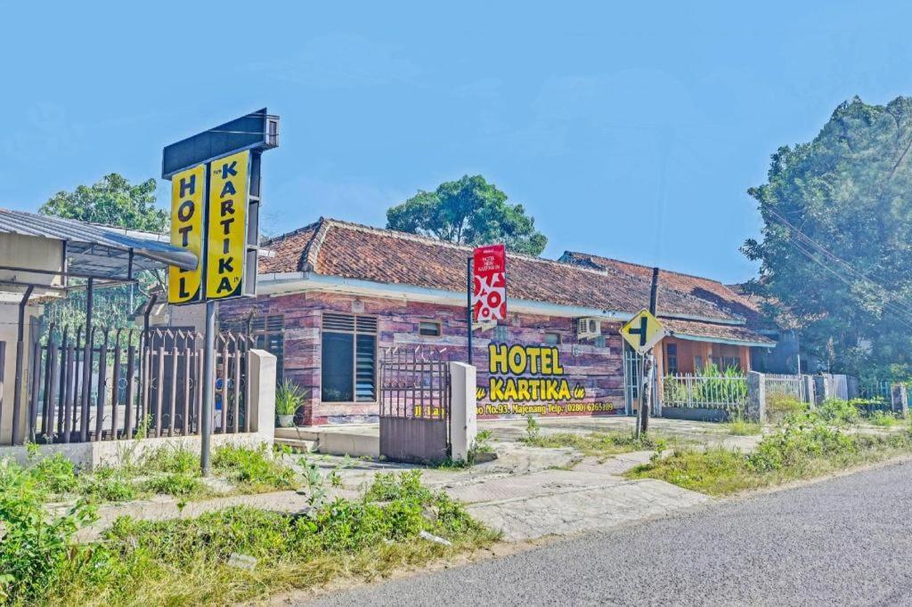 Oyo 90443 New Kartika In 2* Cilacap
